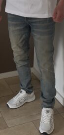 Amiri Slim Fit Washed Jeans