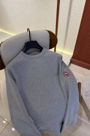 Canada Goose Sweater Grey
